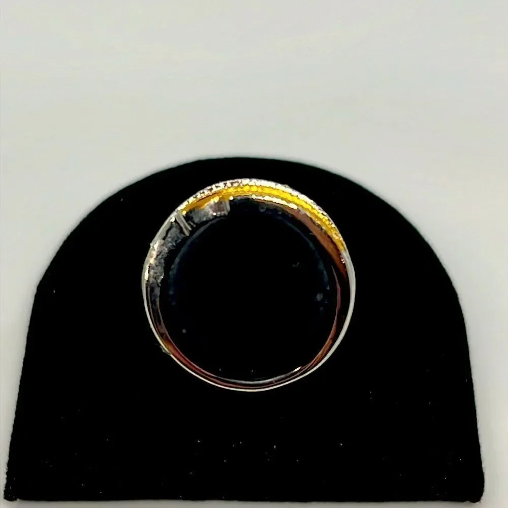 Beautiful Vintage Gold, Silver, And Copper Color Ring With Clear Stones